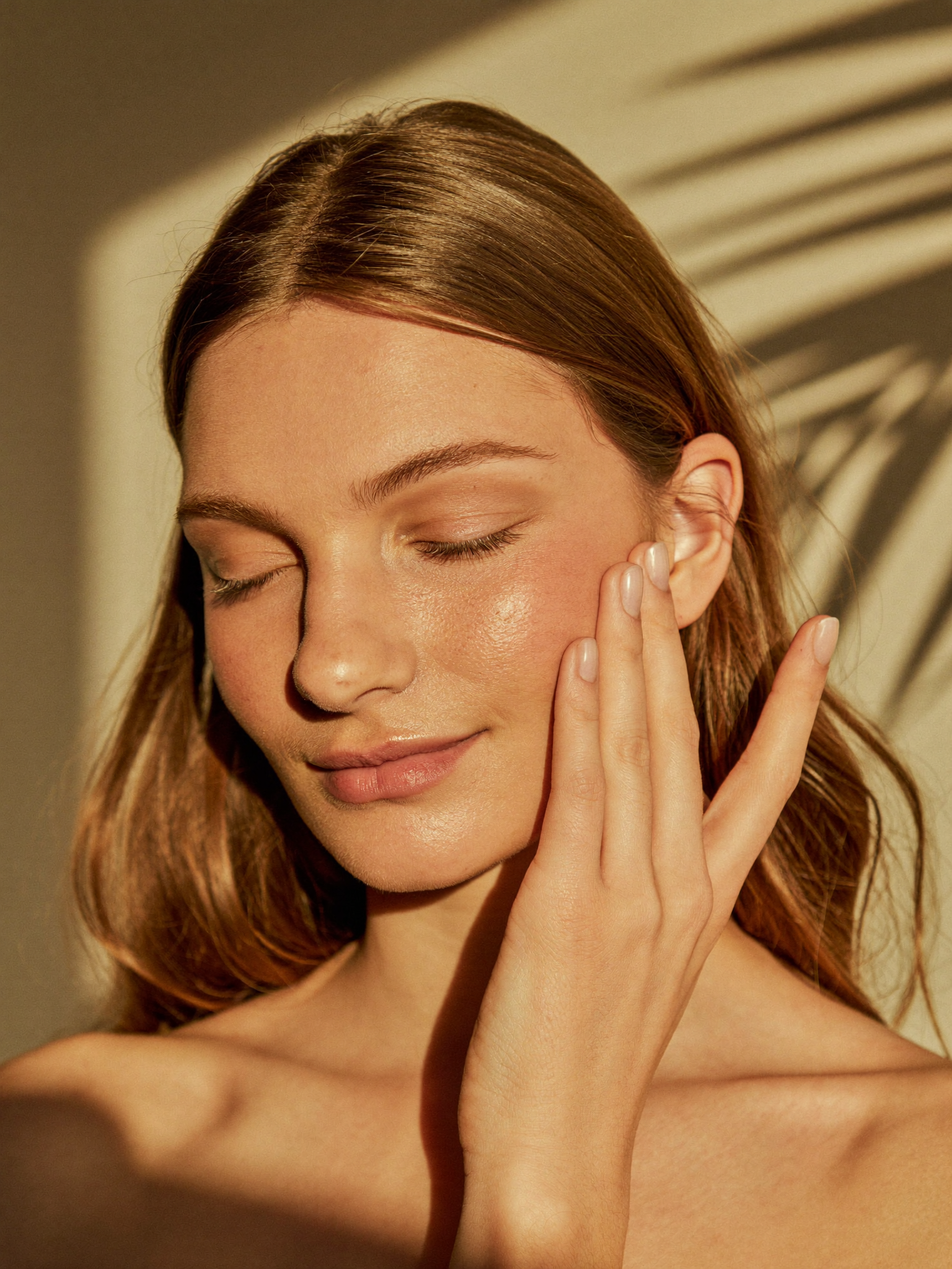 Woman with fair skin, fresh and hydrated skin, soft light